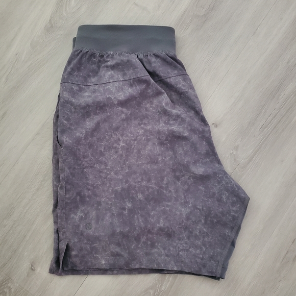 Mens lululemon T.H.E shorts 7" - Picture 3 of 6